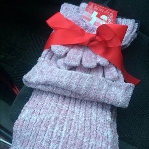 Chinelle hat, glove and scarf set.